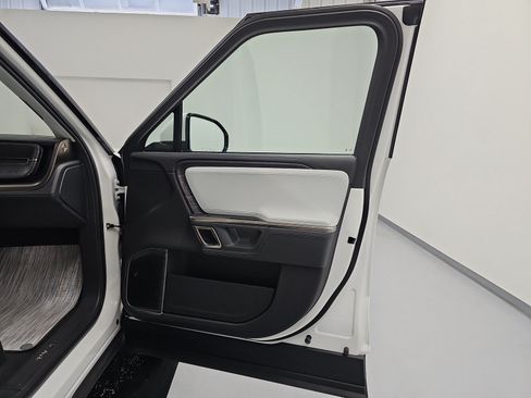 Used 2024 Rivian R1S Adventure AWD/4WD image 18