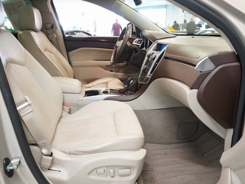 Used 2012 Cadillac SRX Luxury image 32