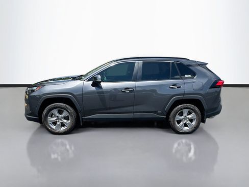 Used 2024 Toyota RAV4 XLE AWD/4WD image 4