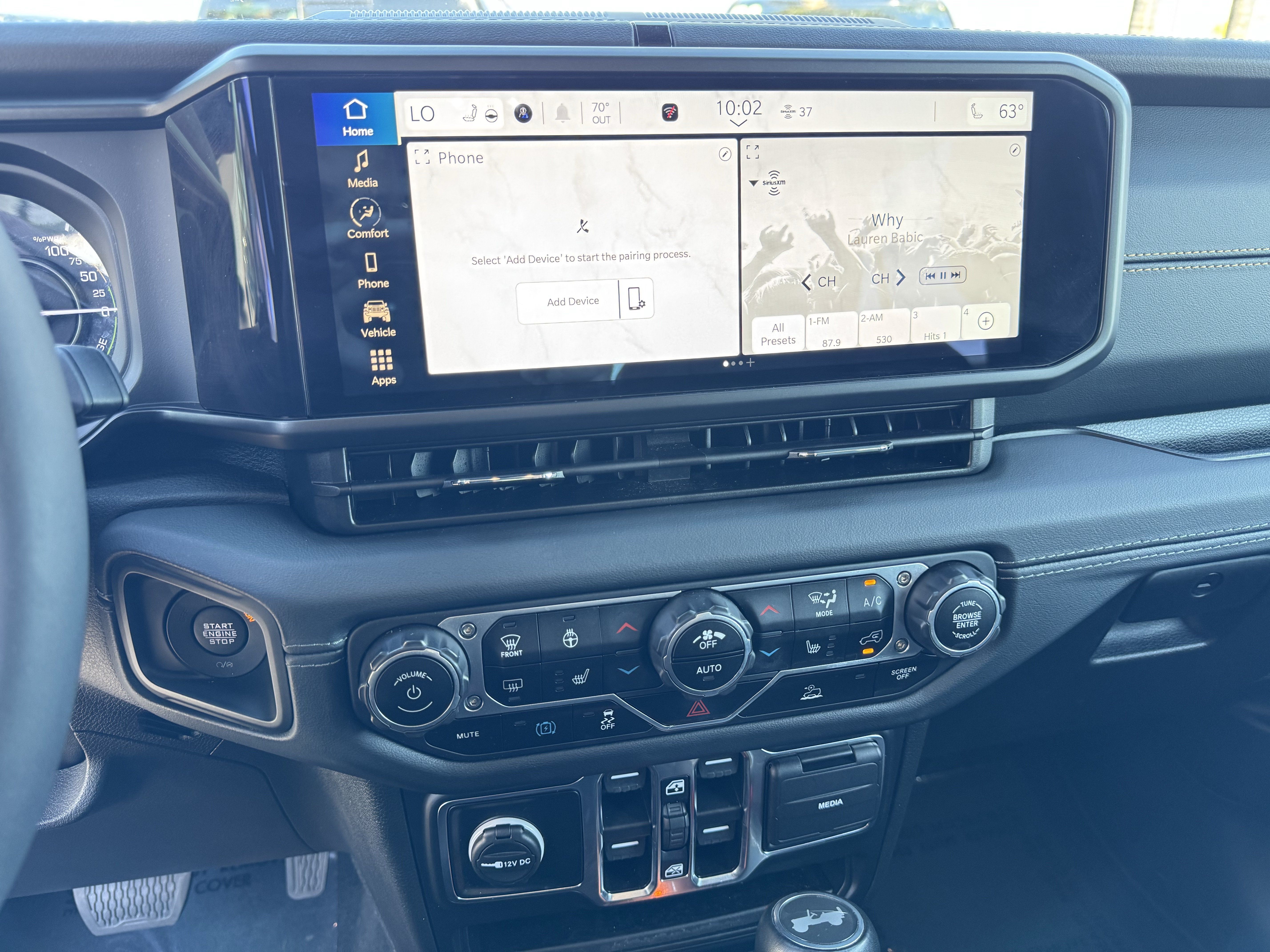 Used 2024 Jeep Wrangler Unlimited Sahara AWD/4WD image 22