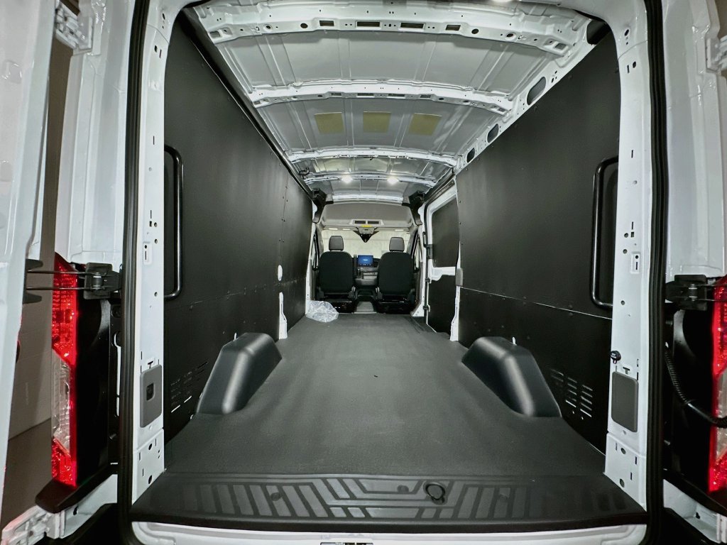 New 2027 Ford Transit 250 148 Medium Roof w/ Exterior Upgrade Package RWD image 31
