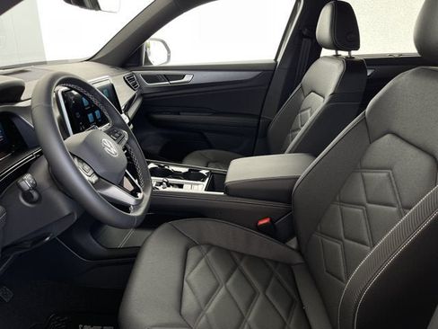 New 2026 Volkswagen Atlas Cross Sport SE FWD image 10