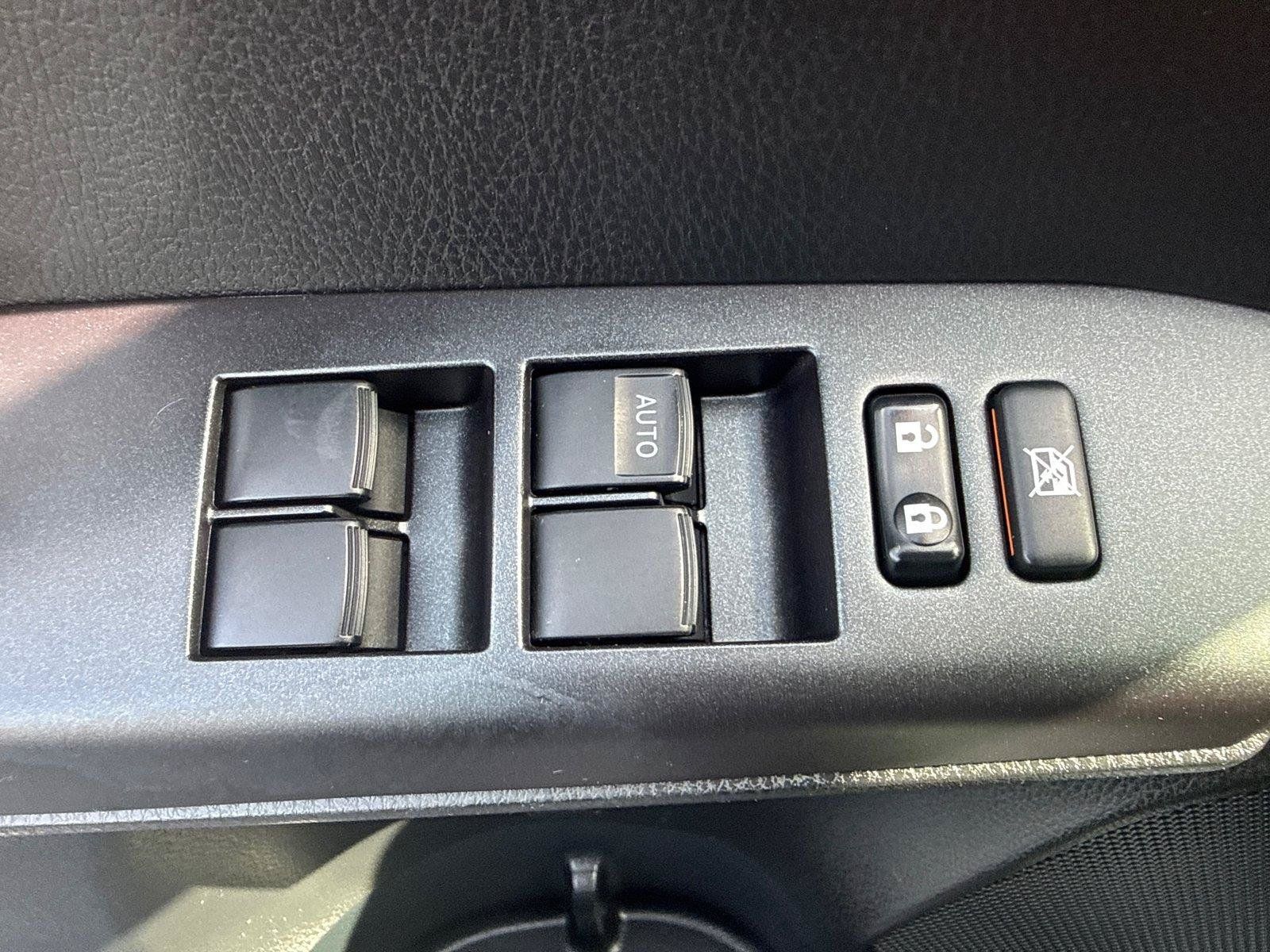 Used 2018 Toyota RAV4 LE w/ Carpet Mat Package AWD/4WD image 11