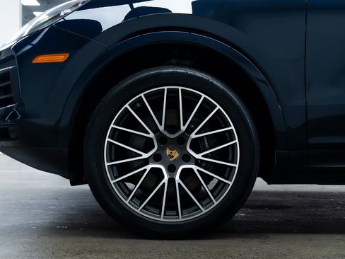 Used 2023 Porsche Cayenne image 7