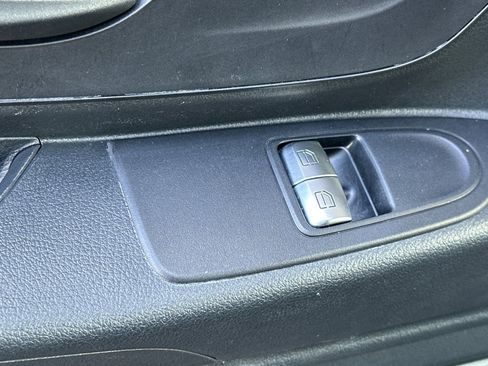 Used 2023 Mercedes-Benz Metris Passenger image 12