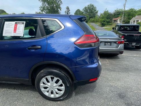 Used 2018 Nissan Rogue S AWD/4WD image 5