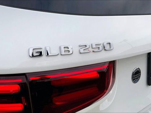 Used 2025 Mercedes-Benz GLB 250 GLB 250 image 8