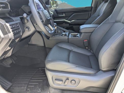 Used 2025 Toyota 4Runner Limited AWD/4WD image 5
