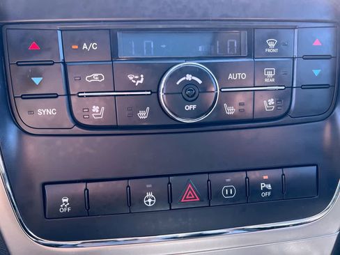 Used 2012 Jeep Grand Cherokee Overland AWD/4WD image 19