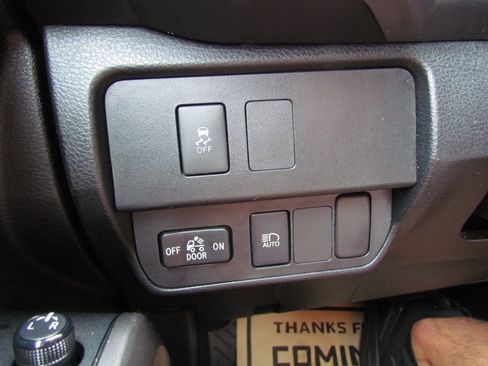 Used 2021 Toyota Tacoma SR5 RWD image 25