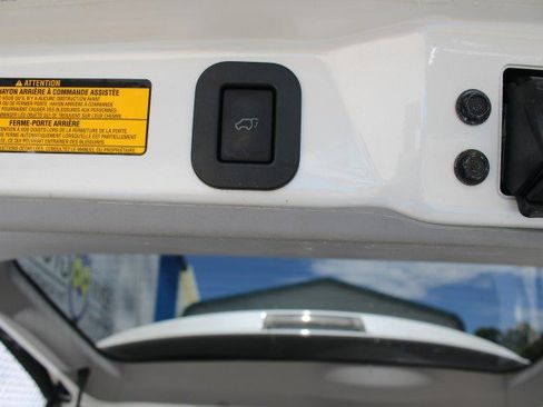 Used 2015 Toyota Sienna XLE FWD image 6