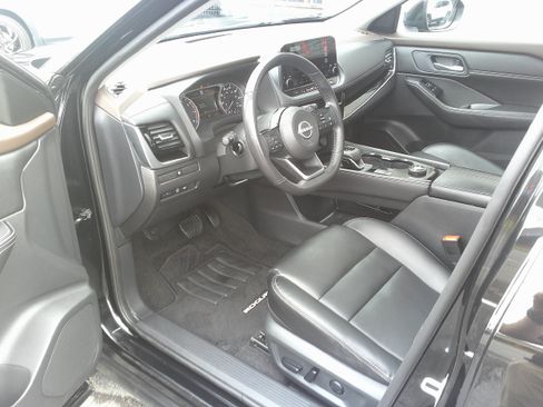Used 2023 Nissan Rogue SL w/ SL Premium Package AWD/4WD image 14