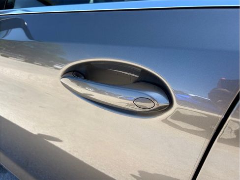 Used 2019 BMW 530i RWD image 18