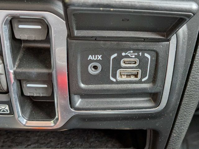 Used 2021 Jeep Gladiator Overland AWD/4WD image 25