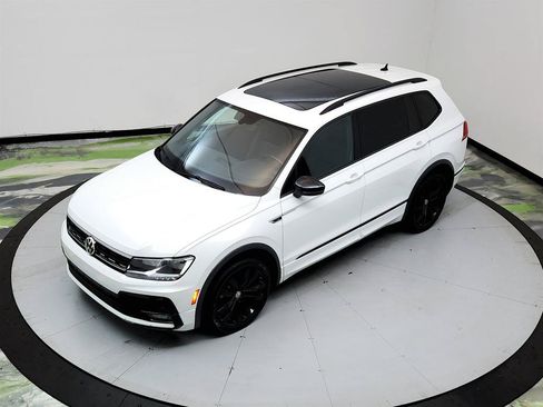 Used 2021 Volkswagen Tiguan SE R-Line FWD image 32