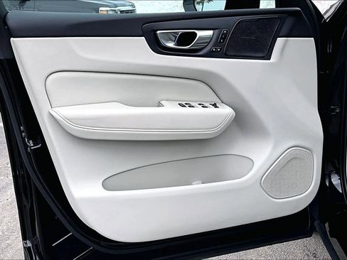 Certified 2023 Volvo XC60 B5 Plus w/ Protection Package Premier image 21