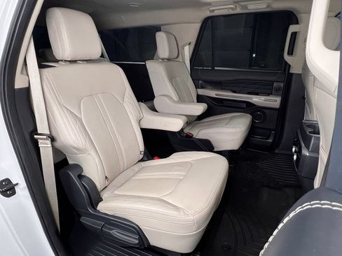 Used 2024 Ford Expedition Max Platinum AWD/4WD image 30