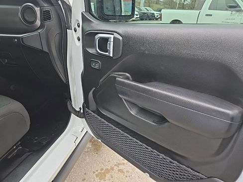 Used 2023 Jeep Wrangler Unlimited AWD/4WD image 81