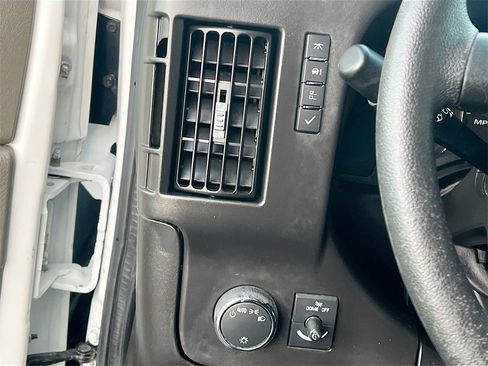Used 2024 GMC Savana 2500 w/ Driver Convenience Package image 10