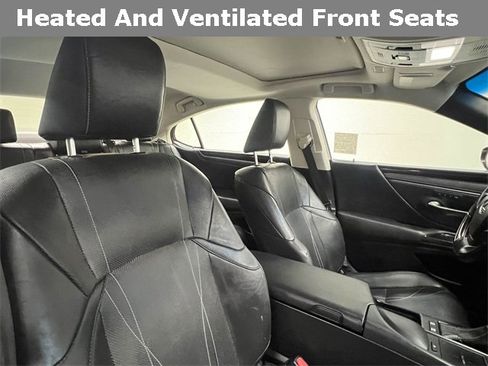 Used 2019 Lexus ES 300h w/ Luxury Package image 12
