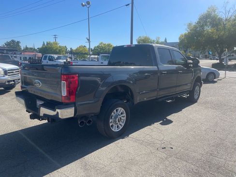 Used 2018 Ford F350 XLT AWD/4WD image 4