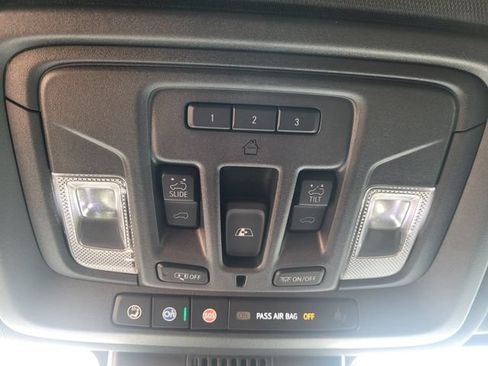 Used 2024 GMC Sierra 2500 AT4 w/ AT4 Premium Plus Package AWD/4WD image 20