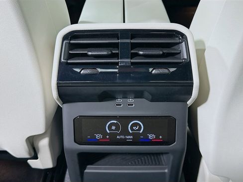 New 2026 BMW 530i xDrive w/ Executive Package AWD/4WD image 18