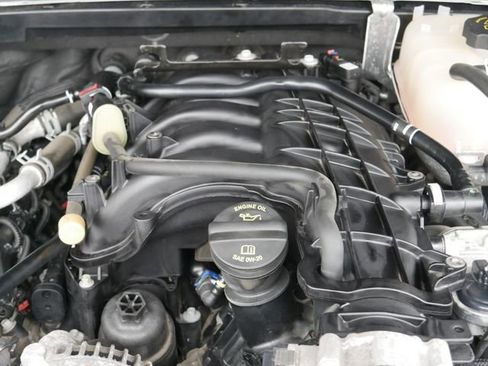 Used 2022 Jeep Gladiator Rubicon w/ LED Lighting Group image 9