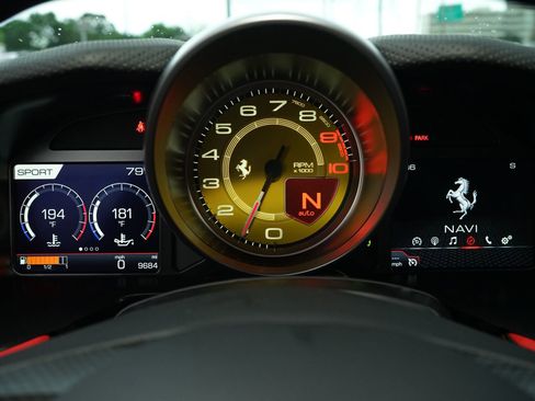 Used 2019 Ferrari 812 Superfast image 22