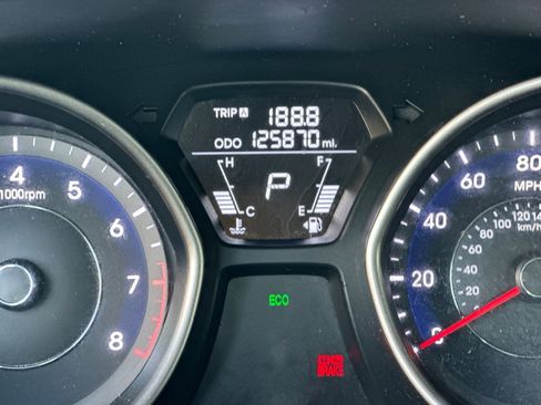 Used 2012 Hyundai Elantra GLS image 19