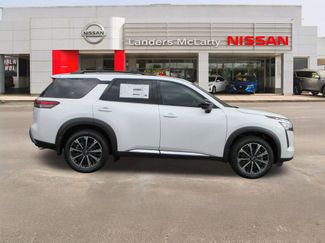 New 2026 Nissan Pathfinder Platinum FWD video 2