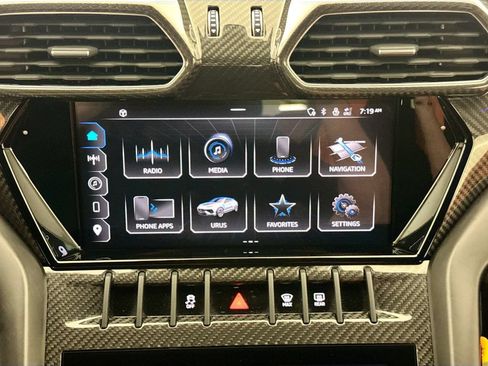 Used 2023 Lamborghini Urus Performante AWD/4WD image 15