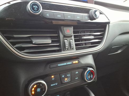 Certified 2022 Ford Escape SE image 21