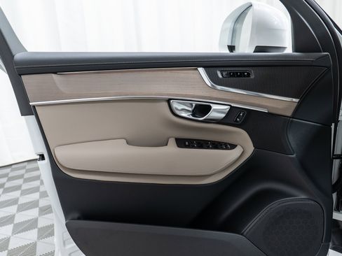 New 2026 Volvo XC90 B5 Plus w/ Protection Package image 11