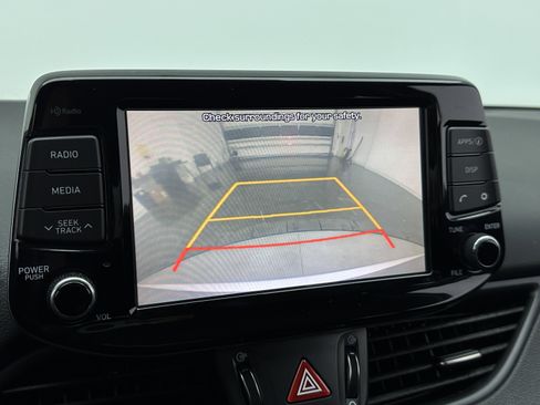 Used 2018 Hyundai Elantra GT FWD image 19