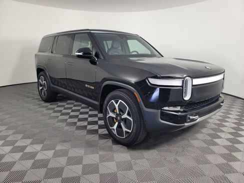 Used 2024 Rivian R1S Adventure image 7