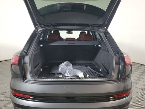 Used 2023 Audi e-tron S Prestige w/ Prestige Package image 8