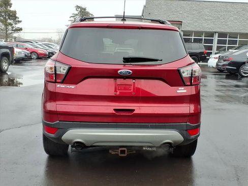 Used 2017 Ford Escape SE w/ Equipment Group 201A image 4