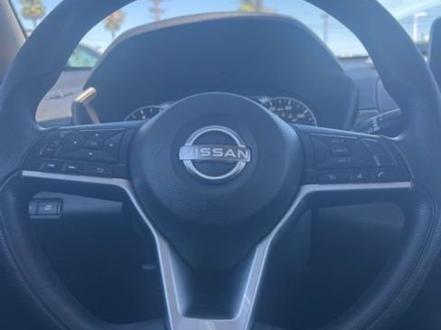 Used 2024 Nissan Altima 2.5 SV FWD image 13