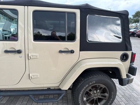Used 2016 Jeep Wrangler Unlimited Sahara AWD/4WD image 7