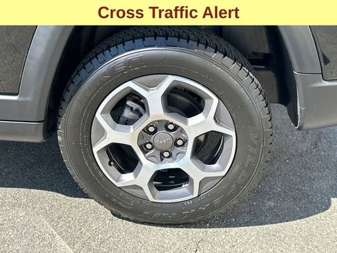 Used 2022 Jeep Compass Trailhawk image 9