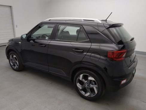 Used 2024 Hyundai Venue SEL image 3