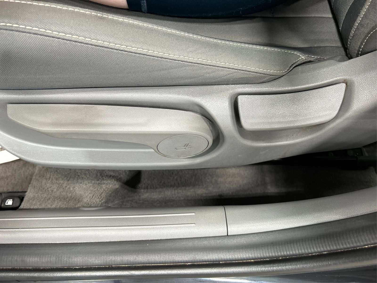 Used 2025 Hyundai Elantra SEL FWD image 18