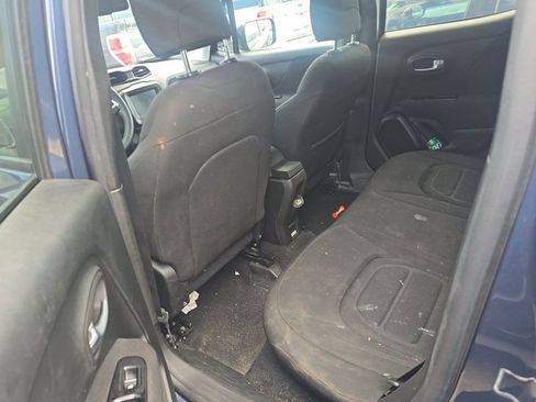 Used 2020 Jeep Renegade Latitude w/ Popular Equipment Group FWD image 12