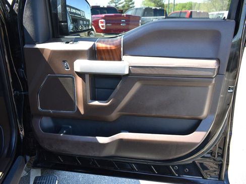 Used 2018 Ford F150 King Ranch w/ Equipment Group 601A Luxury image 40