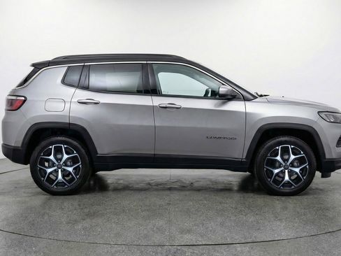 Used 2025 Jeep Compass Limited AWD/4WD image 8