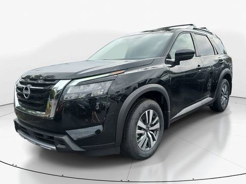 New 2025 Nissan Pathfinder SL w/ Cargo Package image 5