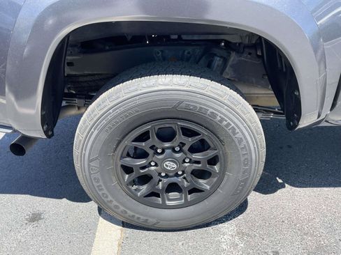 Used 2022 Toyota Tacoma SR5 RWD image 22