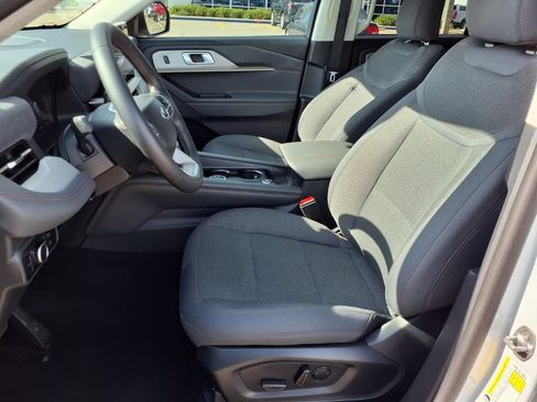Used 2026 Ford Explorer Active RWD image 25