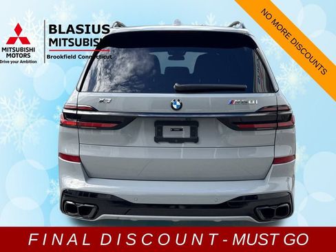 Used 2025 BMW X7 M60i w/ Climate Comfort Package image 6